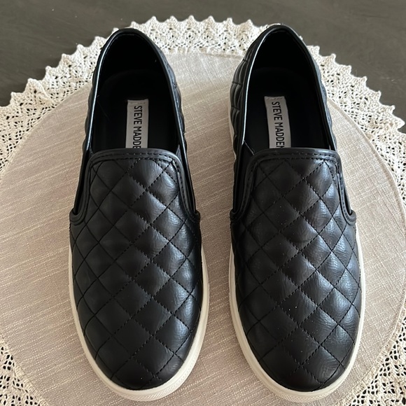 Steve Madden Shoes - Steve Madden quilted sneakers.